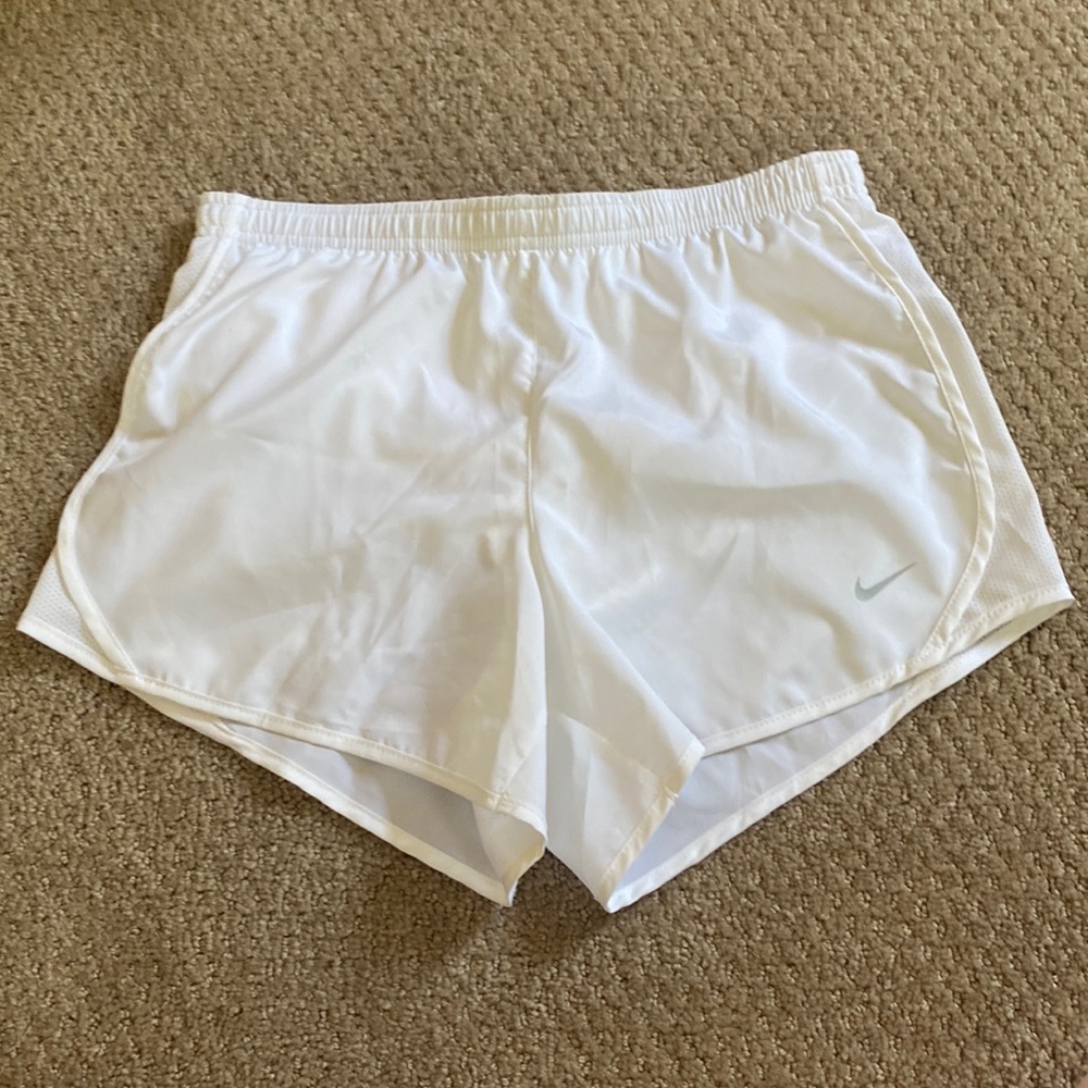 Nike youth large white shorts